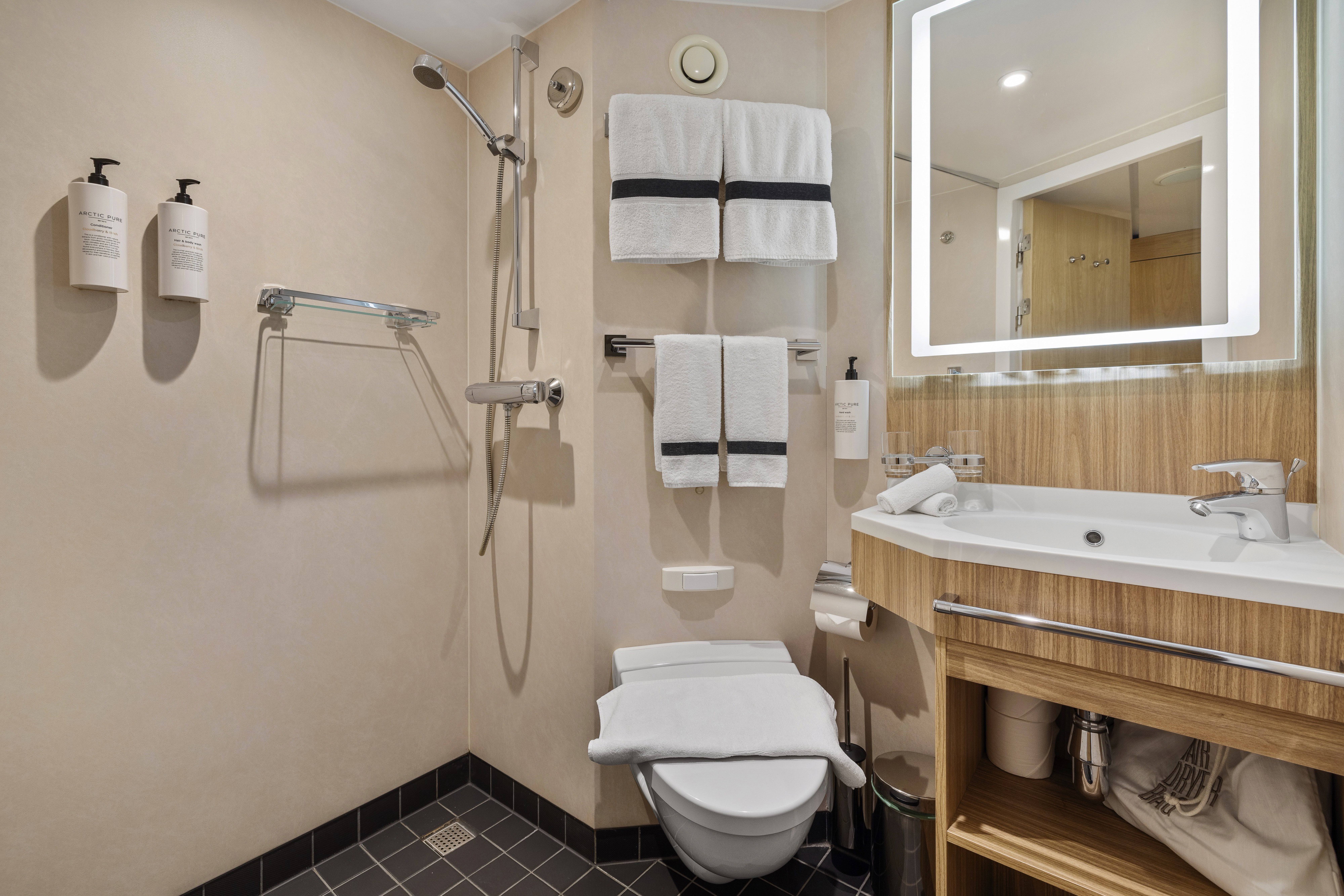 Arctic Superior | Outside Cabin